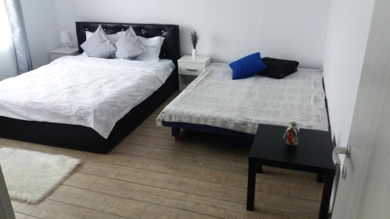 Апартаменты Cazare Apartament Rasnov Экстерьер фото
