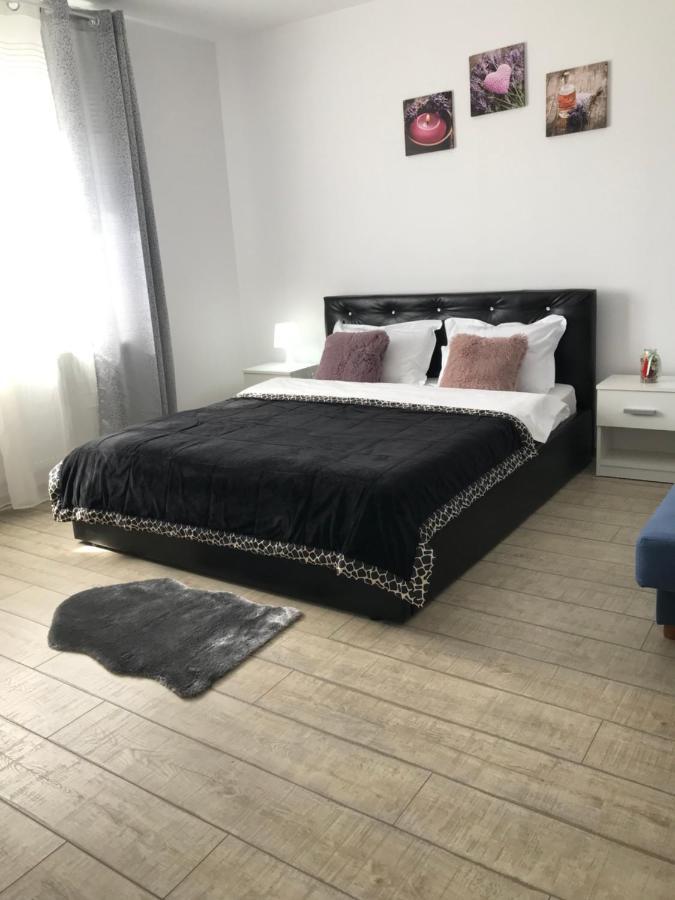 Апартаменты Cazare Apartament Rasnov Экстерьер фото